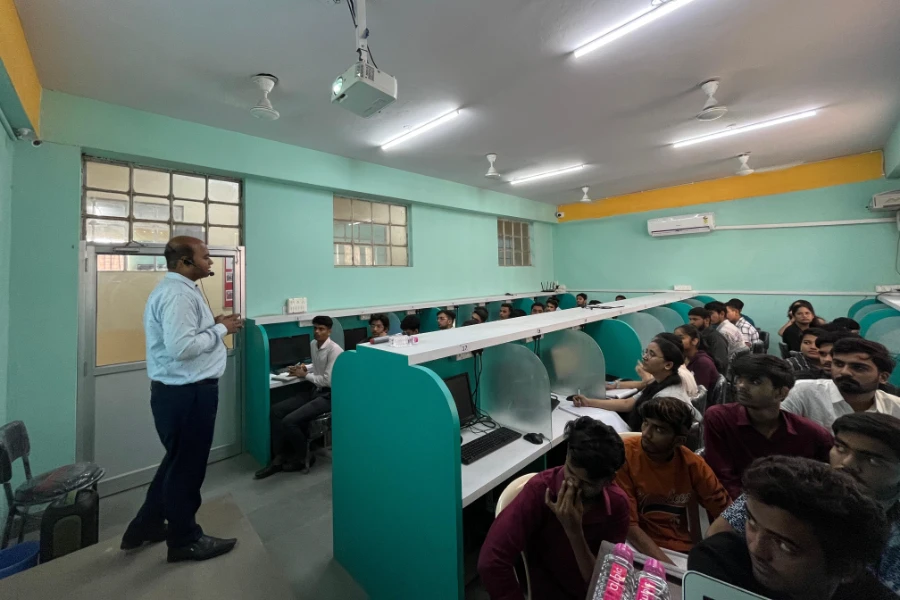 Air-Conditioned Computer Labs view 7